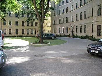 Park Hostel *